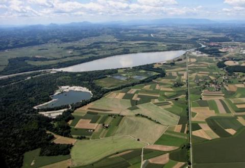 Overview of sugar factory, its lagoons, lake Ptuj and Drava area (Source: DOPPS - BirdLife Slovenia)